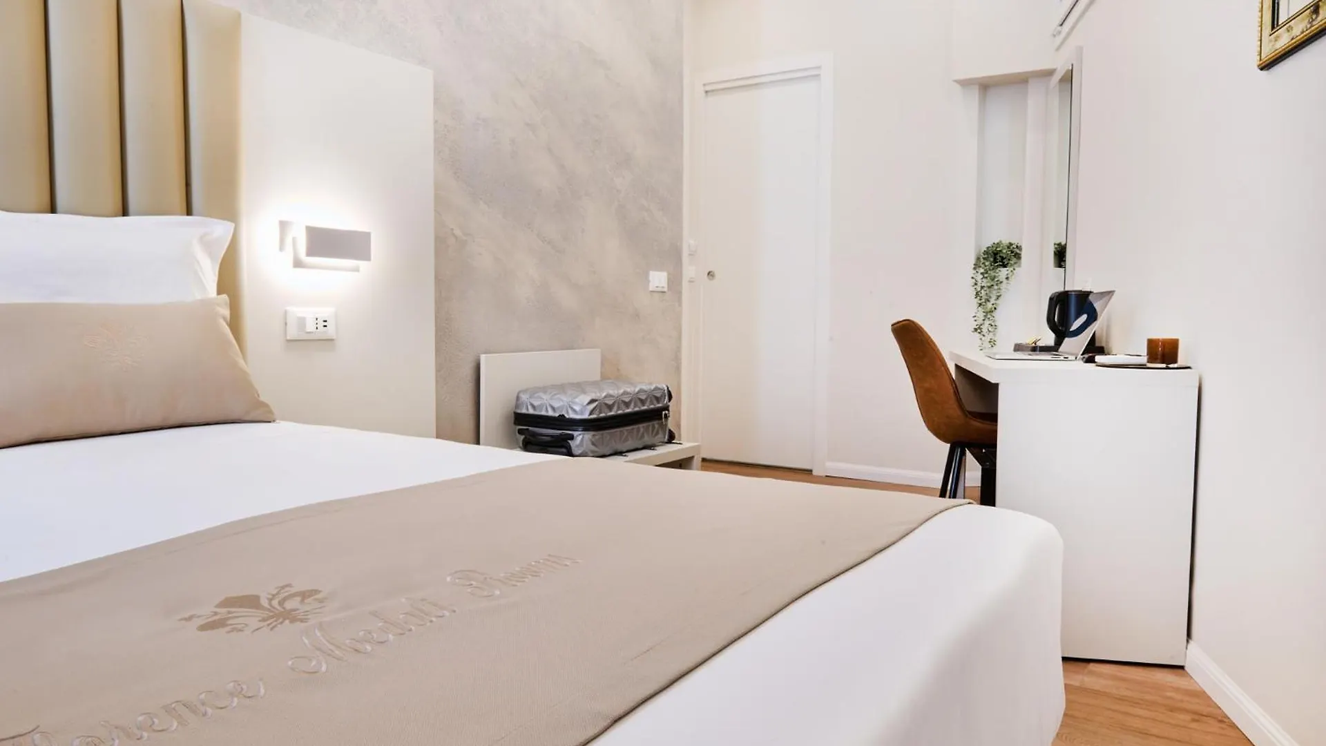 Florence Medali Rooms